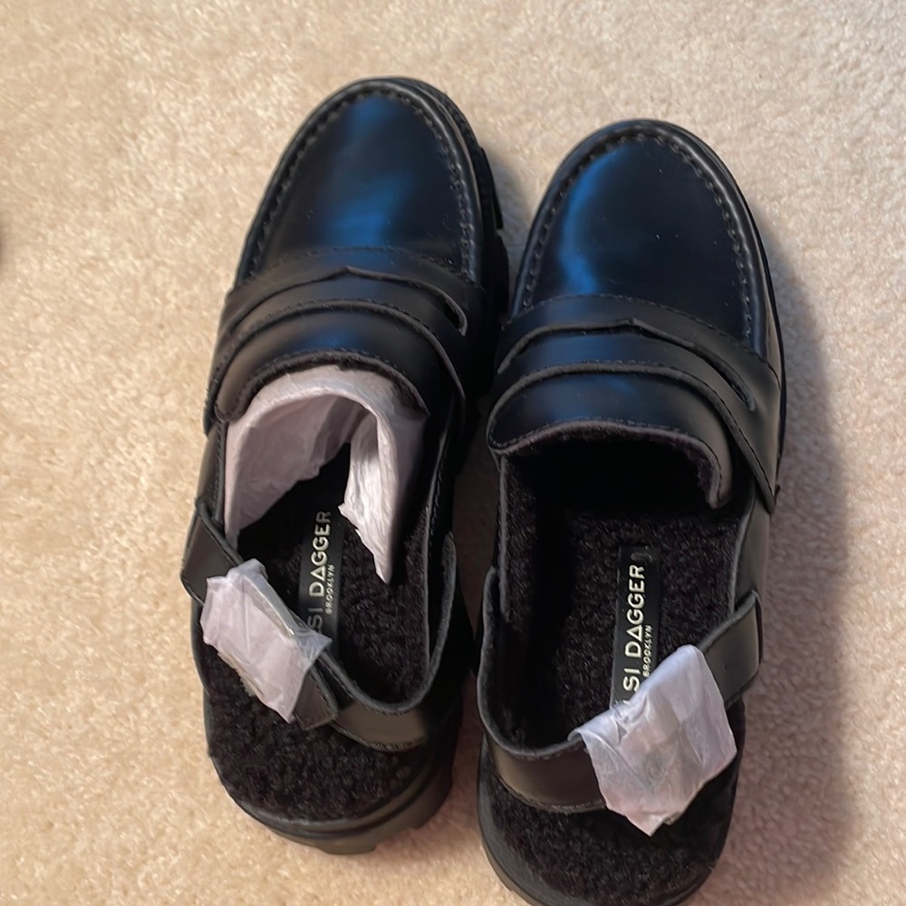 Kelsi Dagger Brooklyn Loafer in black size 8